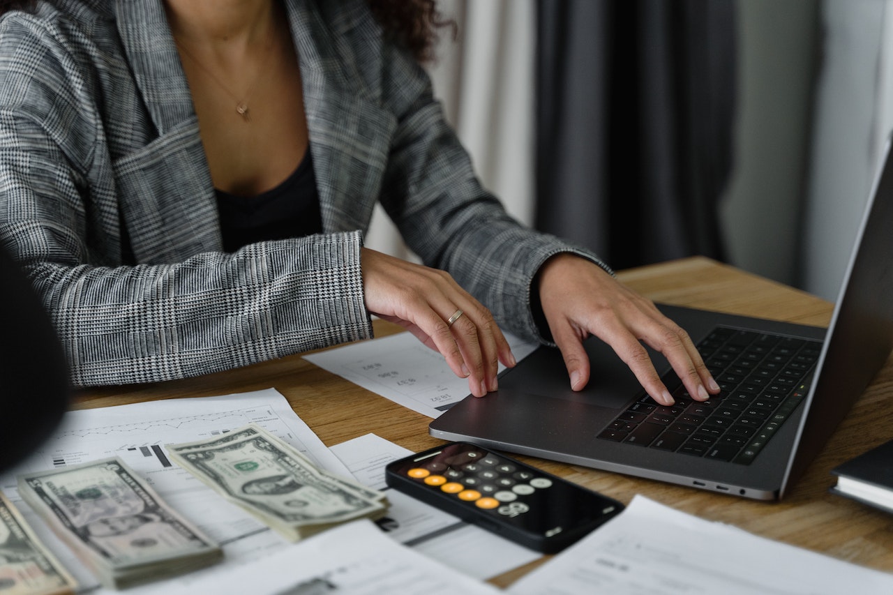 Sell-a-Business-How-will-you-Invest-the-Money-from-the-Business-Sale.