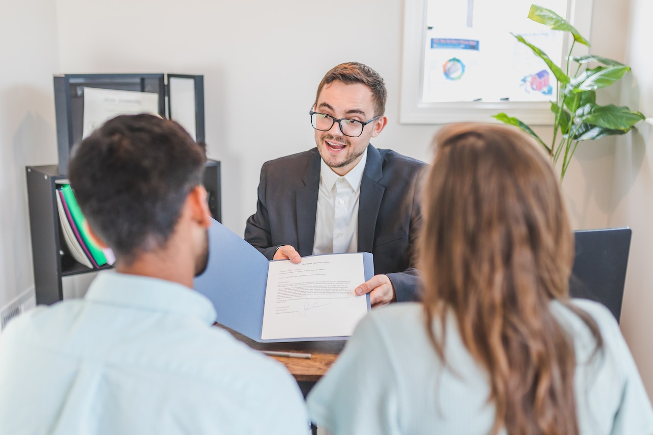 You-Might-be-Dealing-with-a-Bad-Business-Broker-if