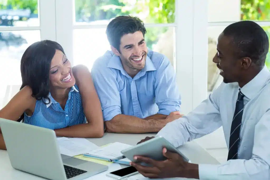 What is The Difference Between a Real Estate Broker and a Business Broker? 4 What is The Difference Between a Real Estate Broker and a Business Broker?