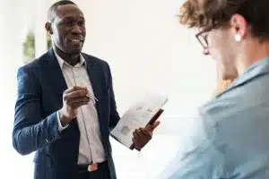What is The Difference Between a Real Estate Broker and a Business Broker? 1 business broker
