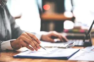 The Decision Making Process of Selling a Business 1 AdobeStock 468822723